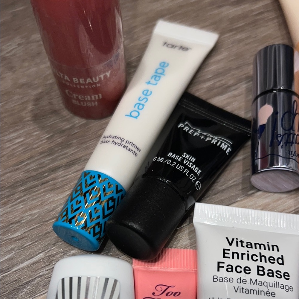 Makeup and skincare samples - Picture 4 of 6